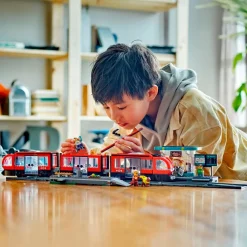 LEGO City 60423 Stadstram en Station