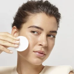 L’Oreal Paris Revitalift 5% Glycolic Acid Peeling Toner