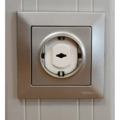 Sevibaby 8 Stuks Stopcontactbeschermers met Sleutel